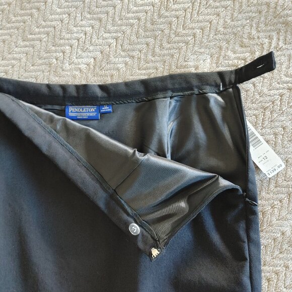 Pendleton Wool Skirt lined, side zipper, back slits. - Picture 13 of 15